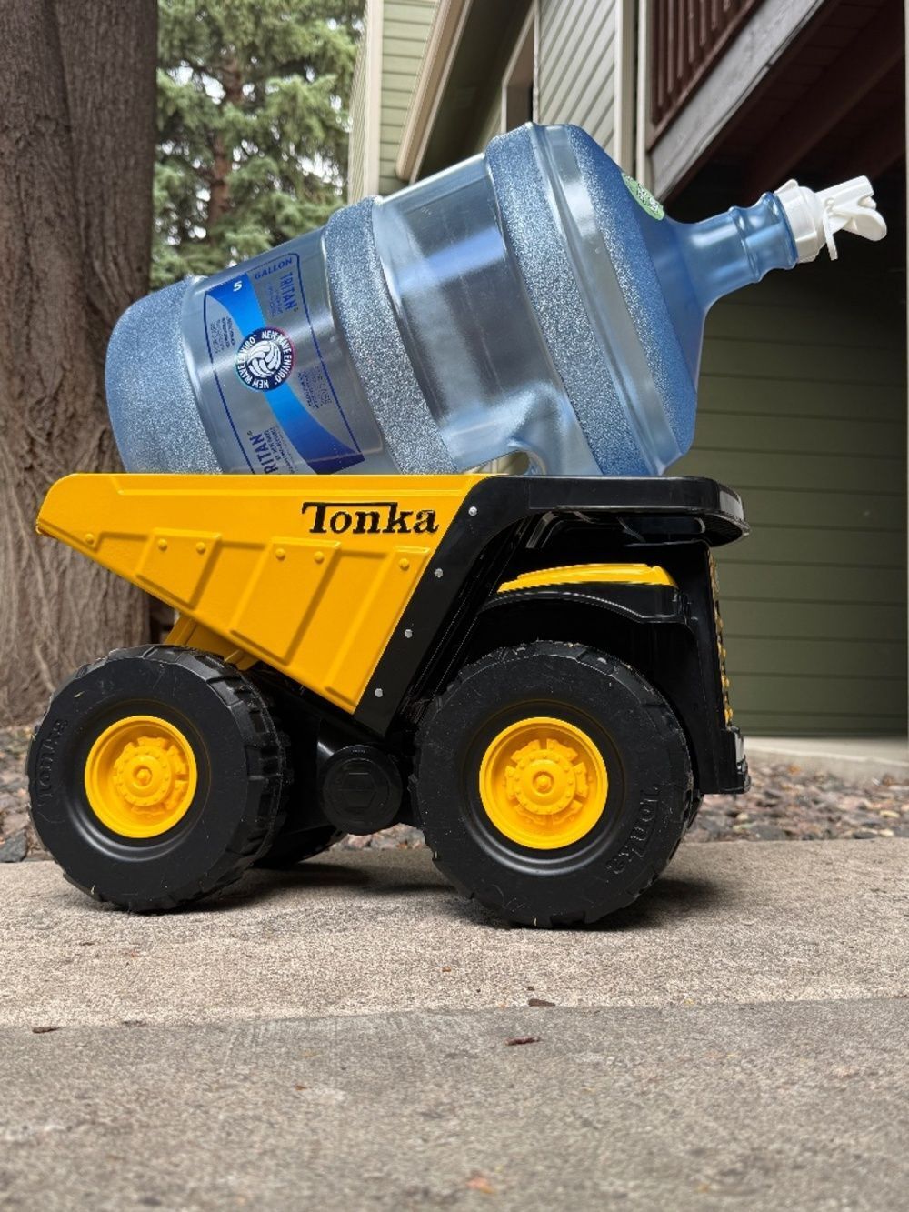 TONKA®  |  “TOUGHEST MIGHTY” DUMP TRUCK  |  XLNT  | - Picture 4 of 15